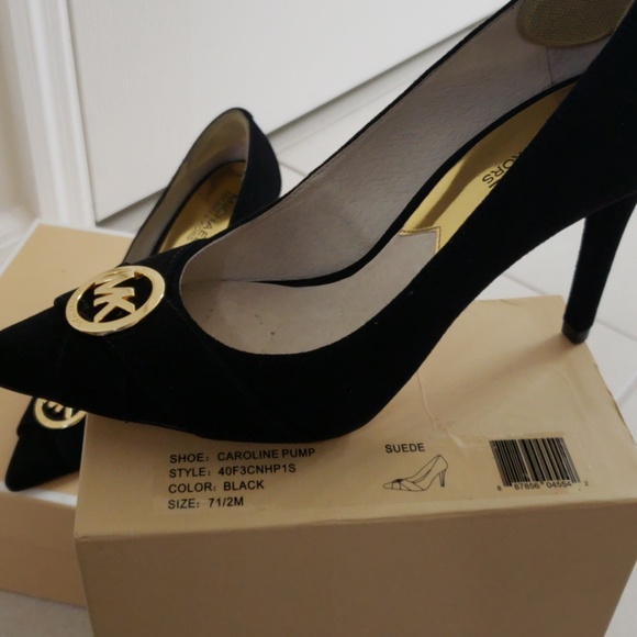 Shoes - Picture 3 of 4